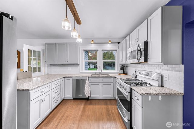 6981 Hannegan Road, Lynden, WA 98264