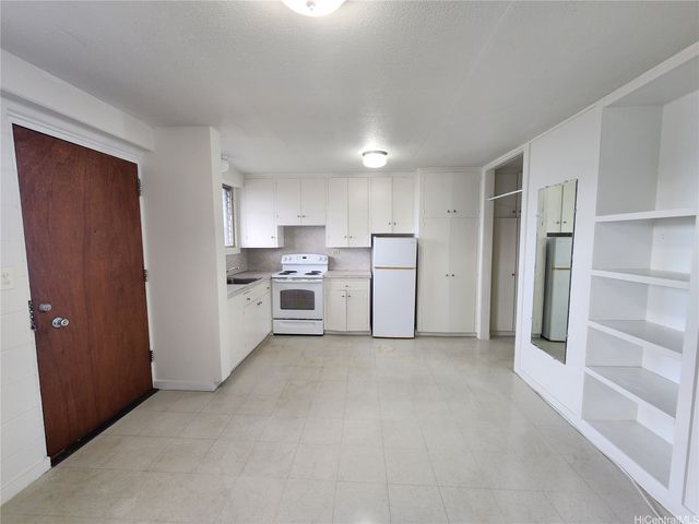 2241 Young Street 04, Honolulu, HI 96826