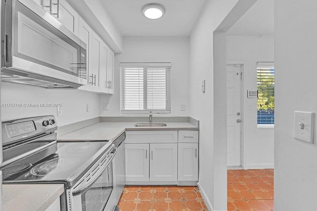 205 NW 84th St 205, Miami, FL 33150