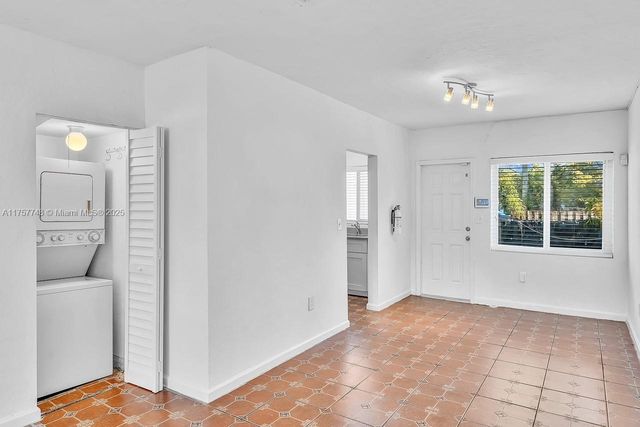 205 NW 84th St 205, Miami, FL 33150