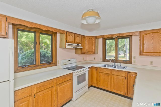 80 West View Drive, East Windsor, CT 06016