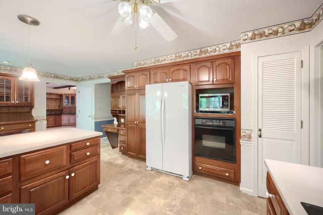 4275 EVERGREEN RD, Felton, PA 17322