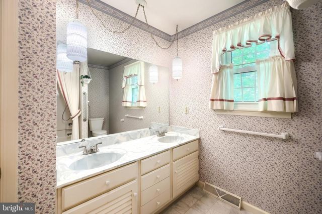 4275 EVERGREEN RD, Felton, PA 17322