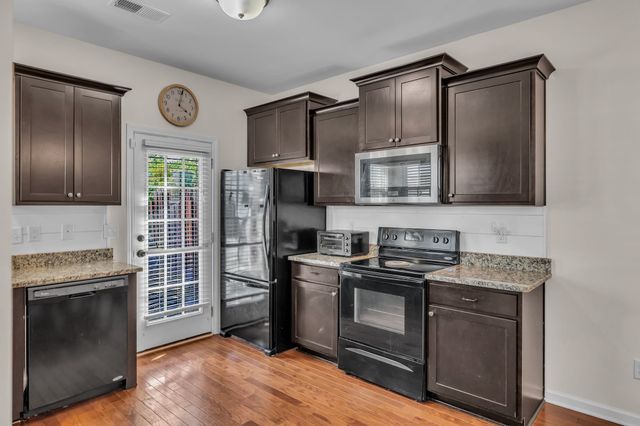 2091 Hemlock Dr, Spring Hill, TN 37174