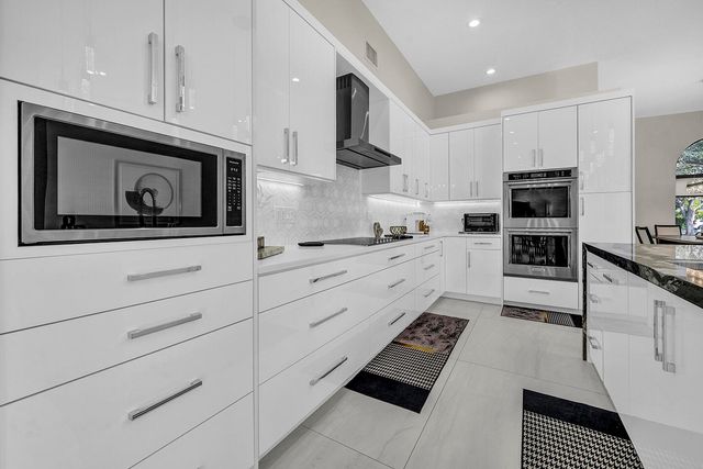 6185 NW 104th Way, Parkland, FL 33076