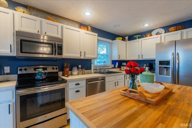 5044 Sequoia Drive, Newburgh, IN 47630