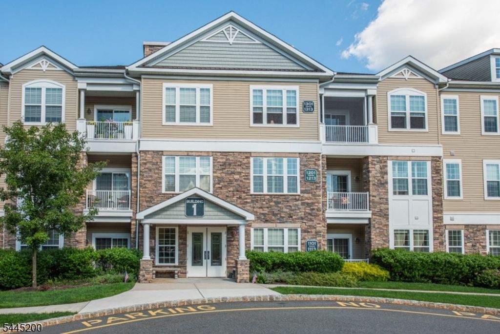 1305 Hale Dr 305, Rockaway Twp., NJ 07885 — photo 2