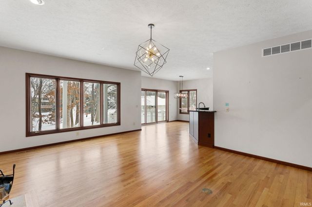 26252 Woodsong Court, South Bend, IN 46628