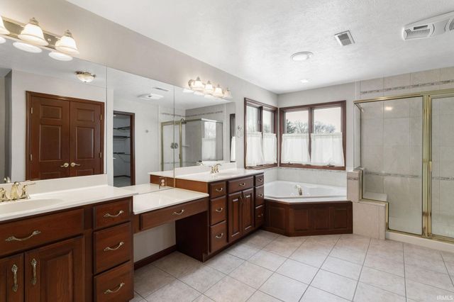 26252 Woodsong Court, South Bend, IN 46628