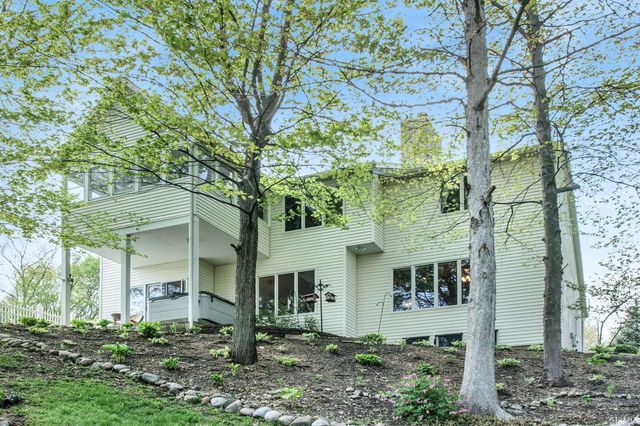 26252 Woodsong Court, South Bend, IN 46628