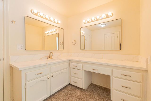 22022 Tollhouse Road, Clovis, CA 93619