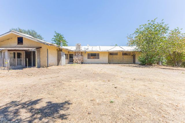 22022 Tollhouse Road, Clovis, CA 93619