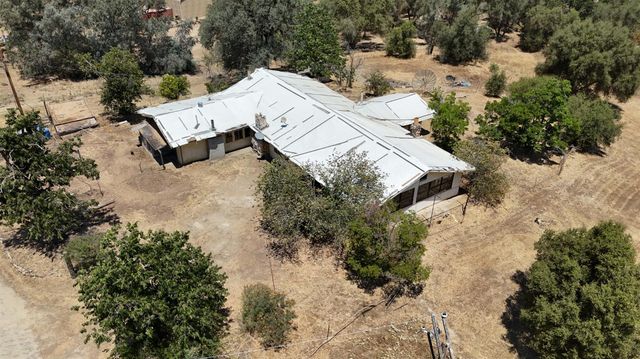 22022 Tollhouse Road, Clovis, CA 93619