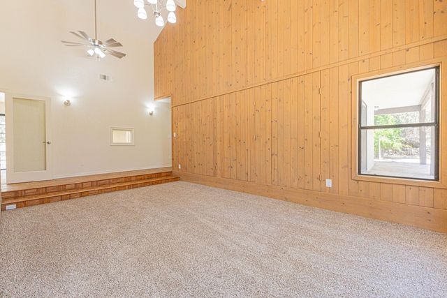 22022 Tollhouse Road, Clovis, CA 93619