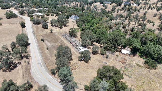 22022 Tollhouse Road, Clovis, CA 93619