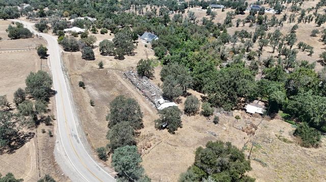 22022 Tollhouse Road, Clovis, CA 93619