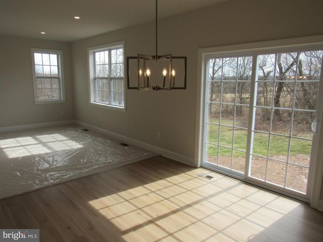 957 SPRING CITY RD, Phoenixville, PA 19460