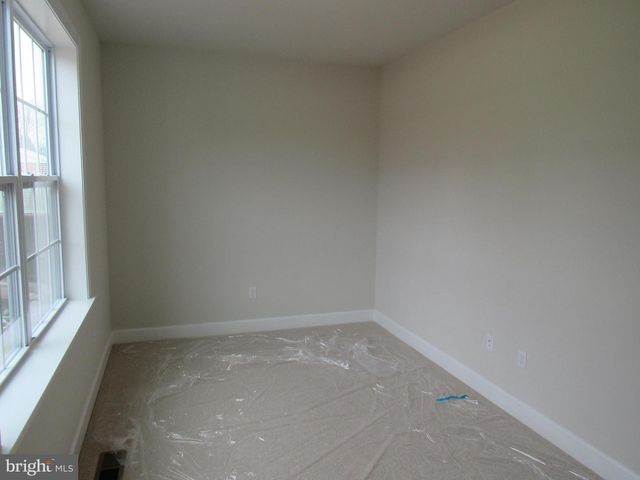 957 SPRING CITY RD, Phoenixville, PA 19460