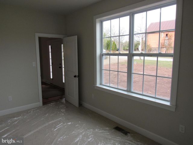 957 SPRING CITY RD, Phoenixville, PA 19460