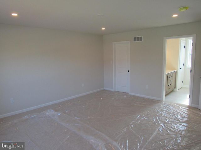 957 SPRING CITY RD, Phoenixville, PA 19460