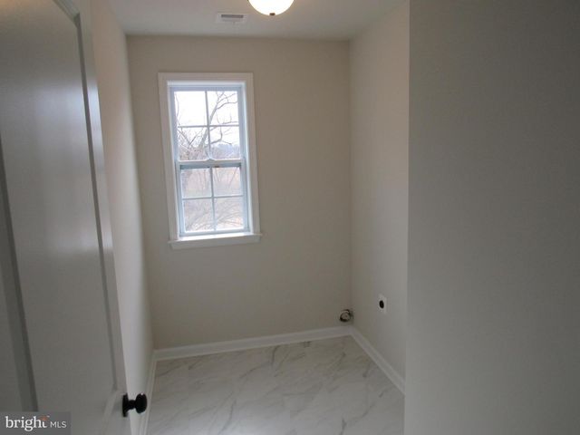 957 SPRING CITY RD, Phoenixville, PA 19460