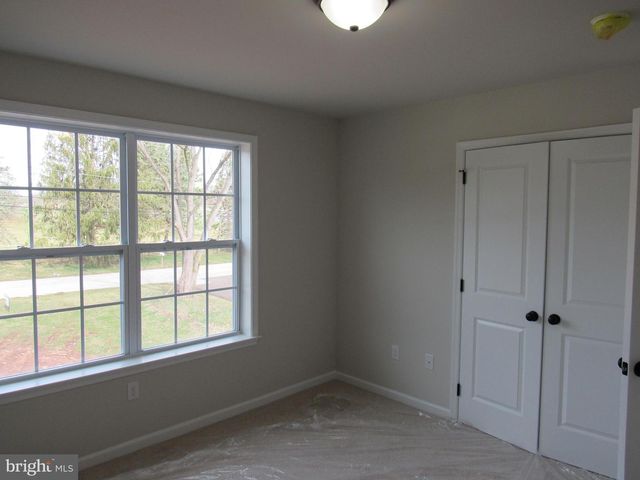 957 SPRING CITY RD, Phoenixville, PA 19460