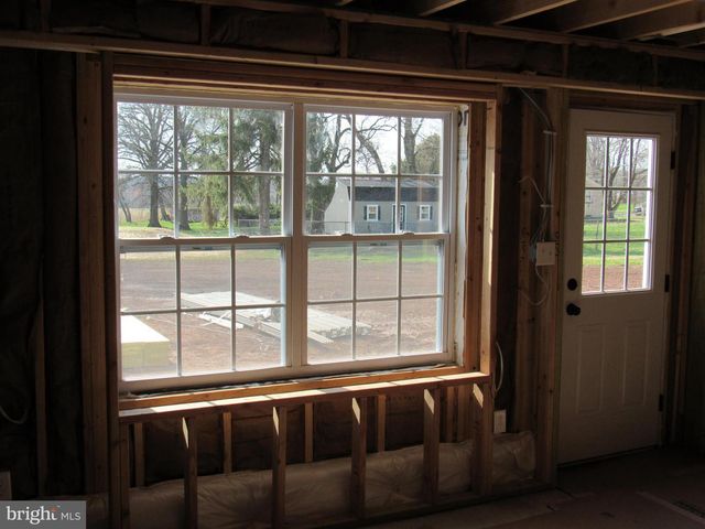 957 SPRING CITY RD, Phoenixville, PA 19460