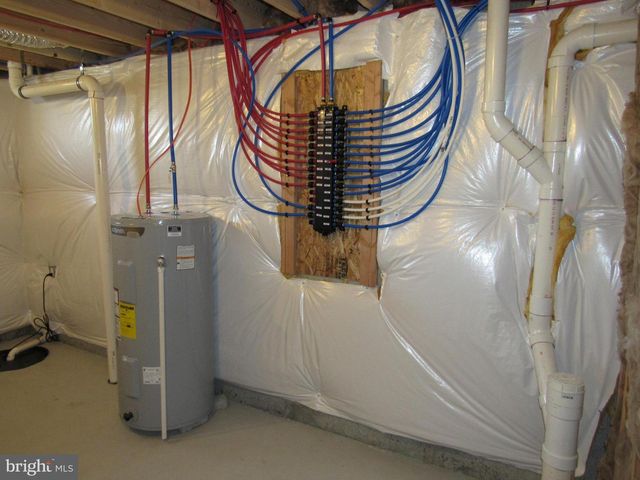 957 SPRING CITY RD, Phoenixville, PA 19460