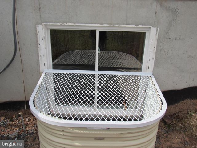 957 SPRING CITY RD, Phoenixville, PA 19460