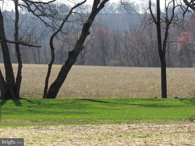 957 SPRING CITY RD, Phoenixville, PA 19460