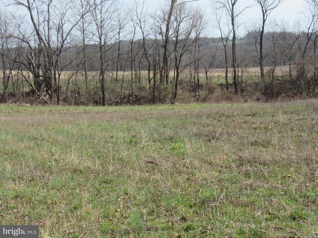 957 SPRING CITY RD, Phoenixville, PA 19460