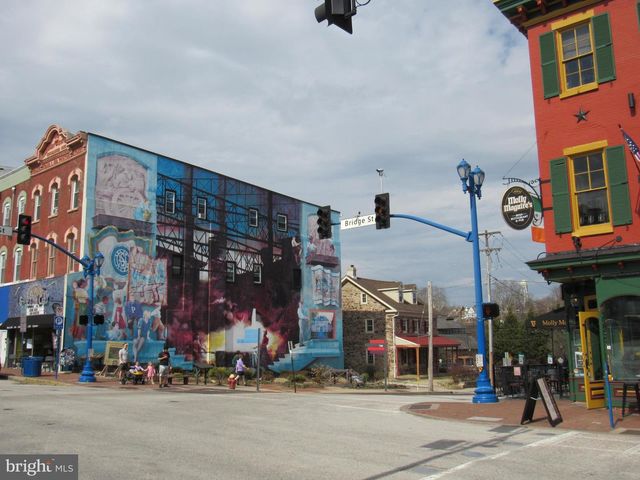 957 SPRING CITY RD, Phoenixville, PA 19460