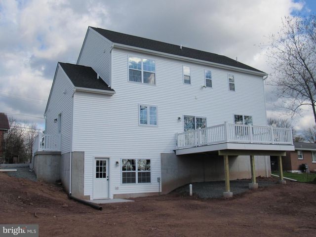 957 SPRING CITY RD, Phoenixville, PA 19460