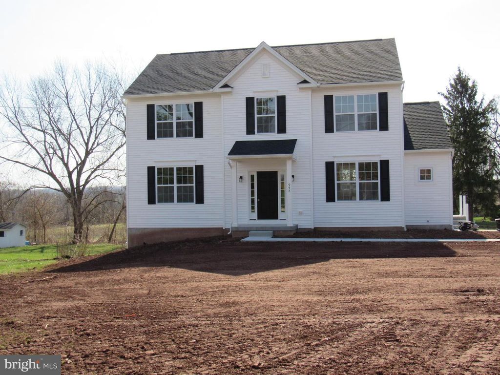 957 SPRING CITY RD, Phoenixville, PA 19460