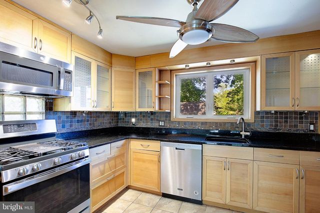 1729 SHORE DR, Edgewater, MD 21037