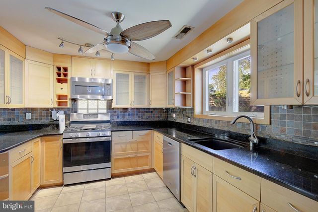 1729 SHORE DR, Edgewater, MD 21037