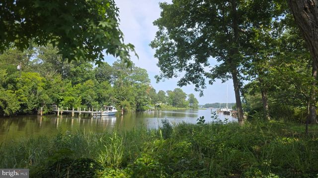 1729 SHORE DR, Edgewater, MD 21037
