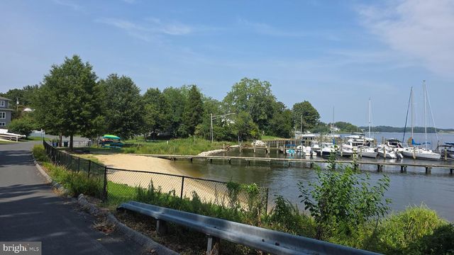 1729 SHORE DR, Edgewater, MD 21037