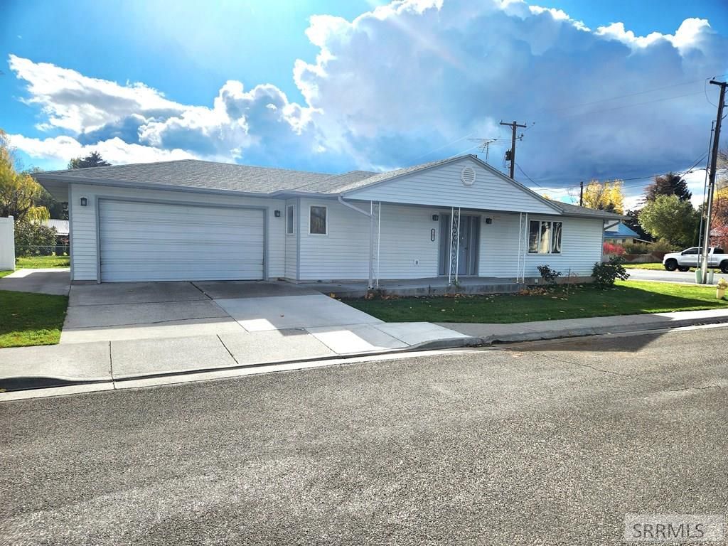 Image 2 of property listing at 105 Kirkham Circle, Shelley, ID 83274