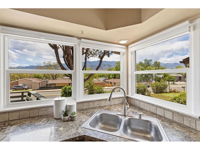 2206 W Uintah St, Colorado Springs, CO 80904