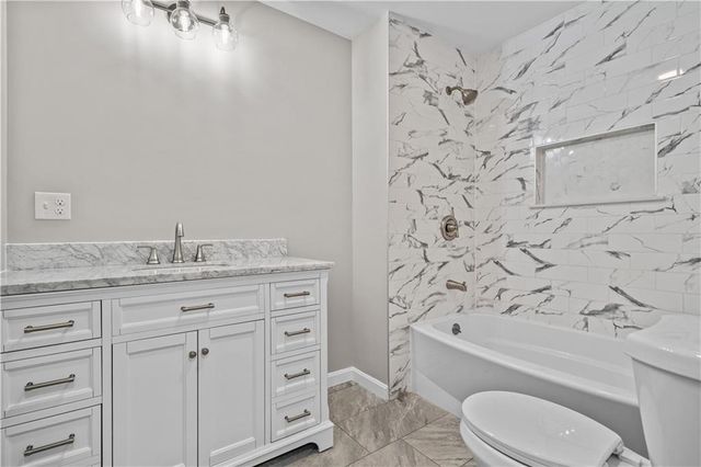 51 Arrowhead Lane, Portsmouth, RI 02871