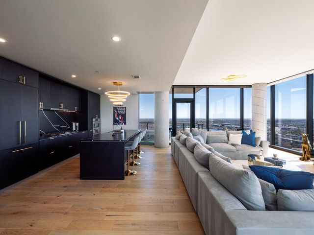 44 East Ave 3707, Austin, TX 78701