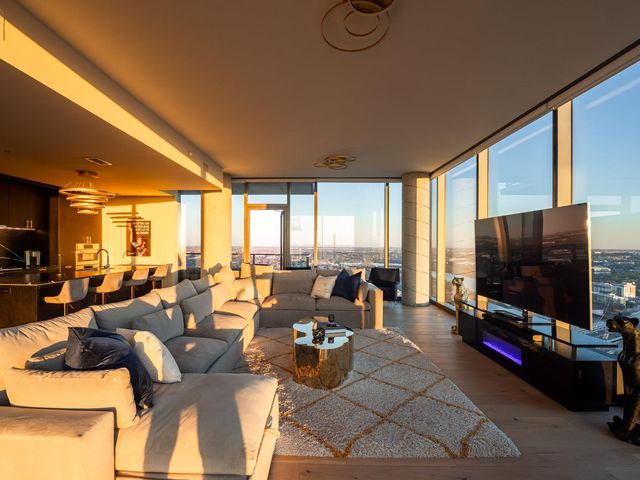 44 East Ave 3707, Austin, TX 78701