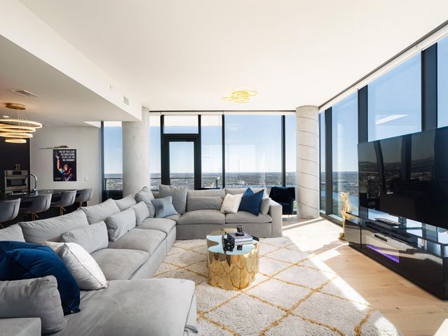 44 East Ave 3707, Austin, TX 78701
