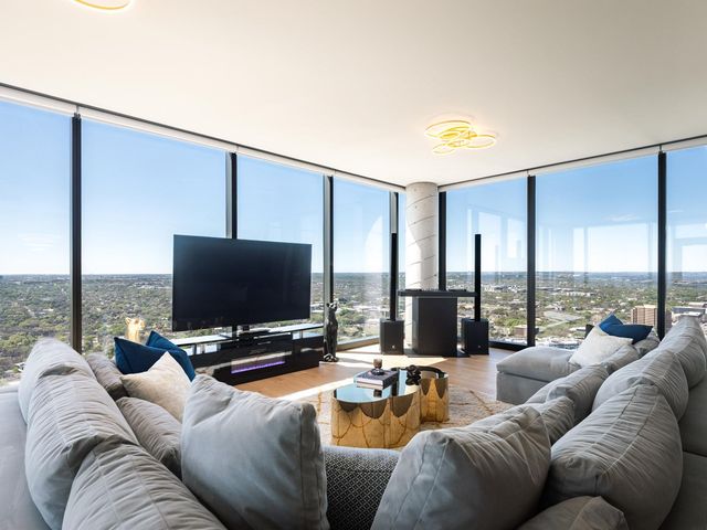 44 East Ave 3707, Austin, TX 78701