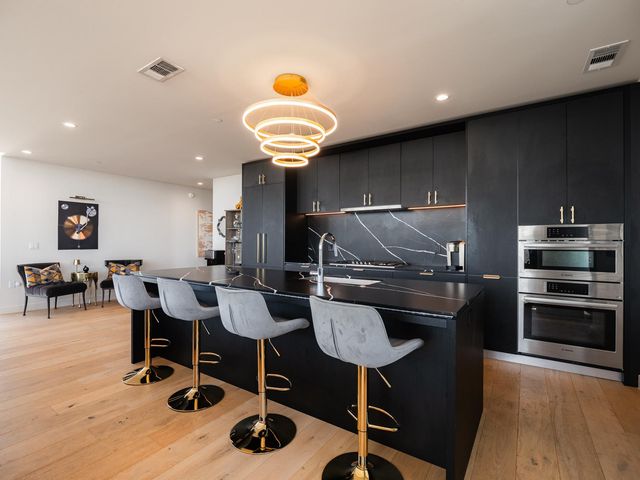 44 East Ave 3707, Austin, TX 78701