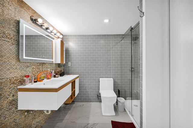 2301 Collins Ave 1204, Miami Beach, FL 33139