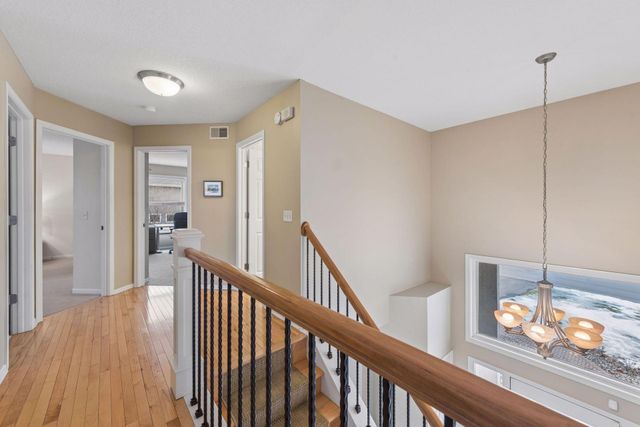7428 Bent Bow Trail, Chanhassen, MN 55317