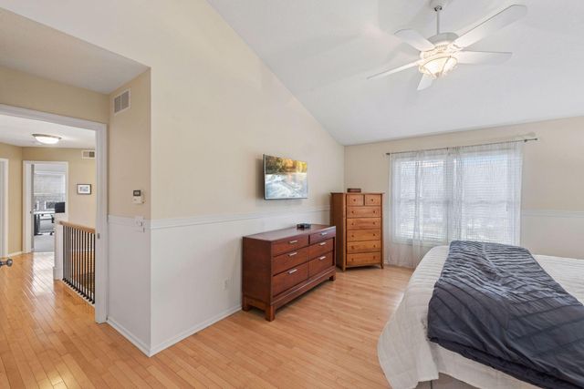 7428 Bent Bow Trail, Chanhassen, MN 55317