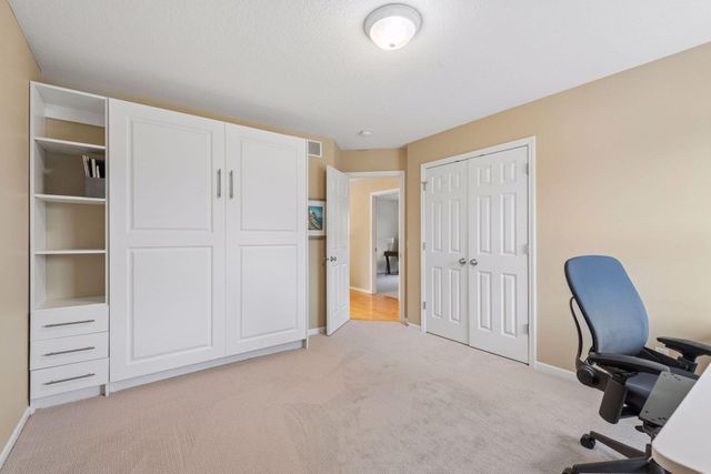 7428 Bent Bow Trail, Chanhassen, MN 55317